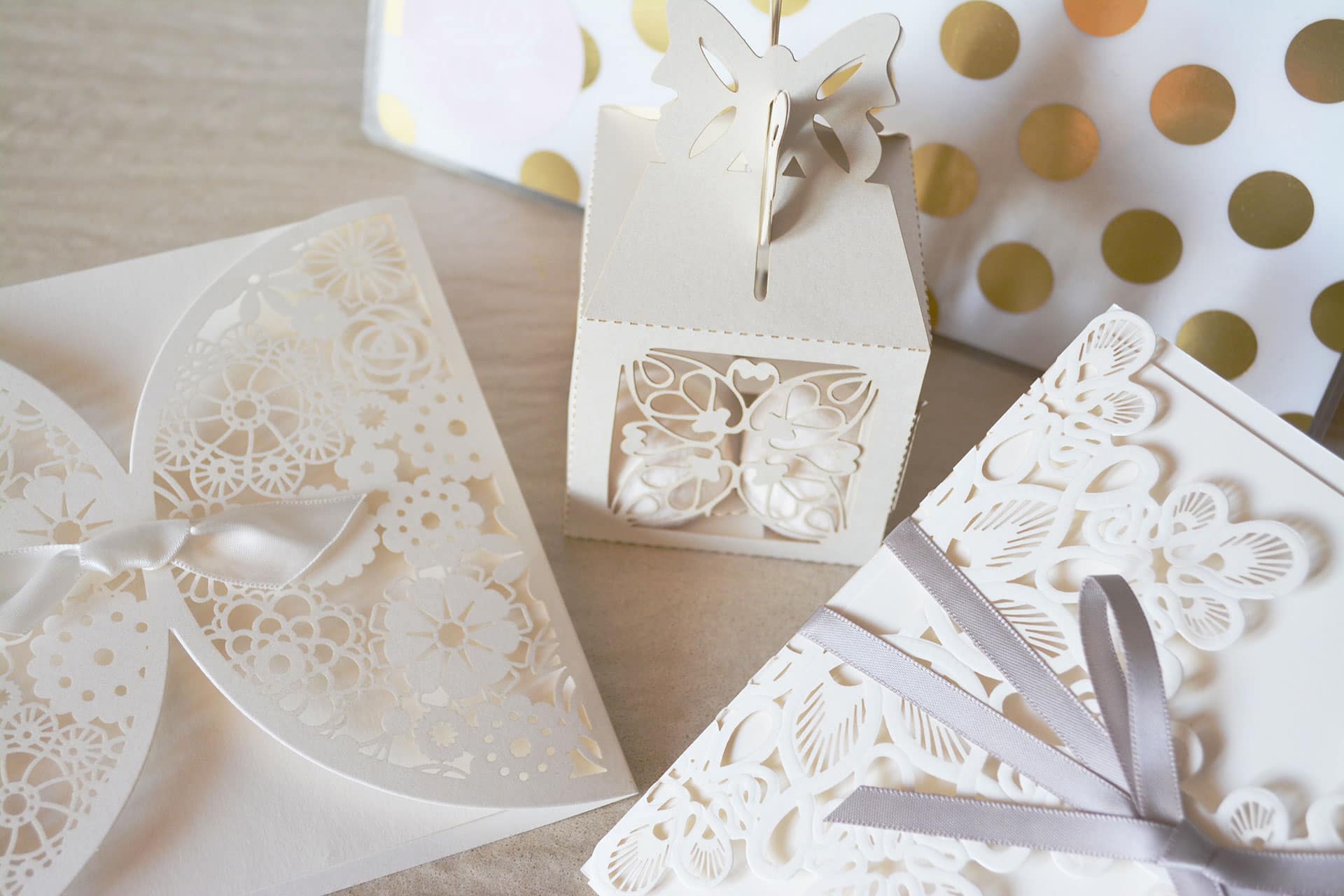 Natural, eco-conscious wedding styling with fresh flowers